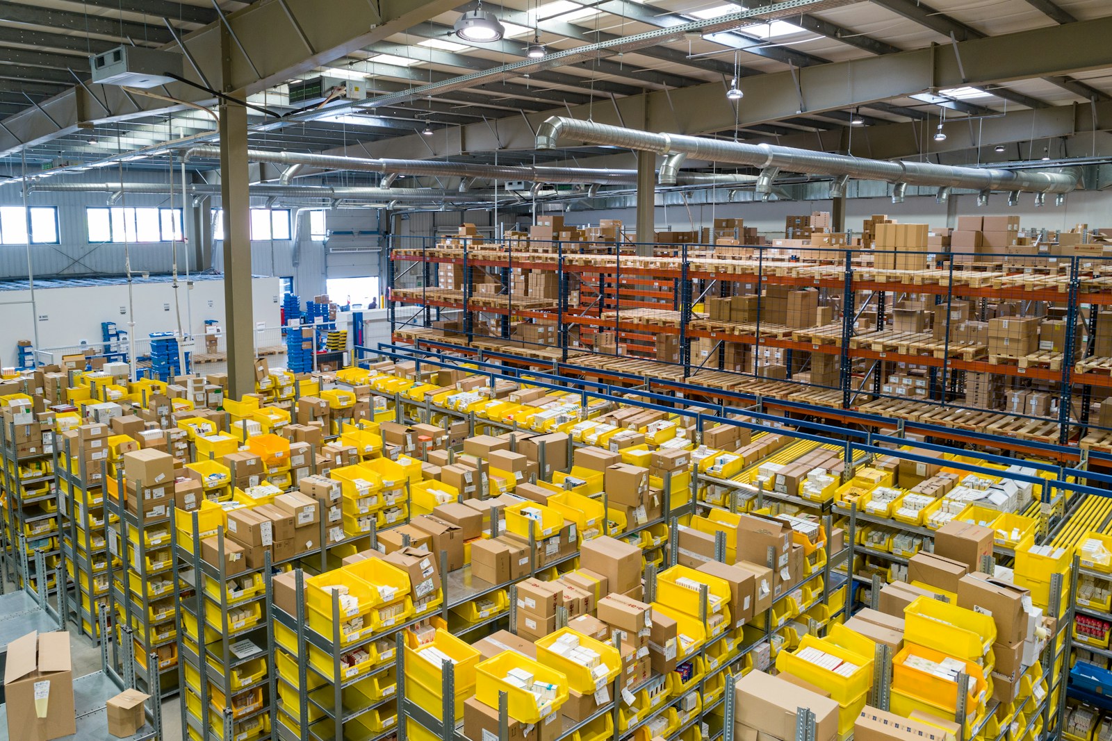 Food distribution crates